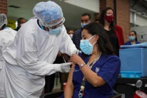 Colombia supera los 10 millones de vacunados con esquema completo