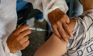 MinSalud lo confirma: “Se aplicarán terceras dosis”