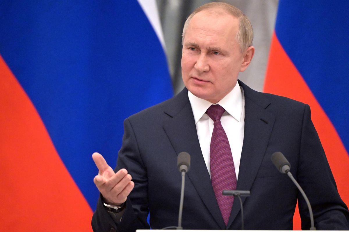 Con bombardeos, Rusia inicia operación especial contra Ucrania