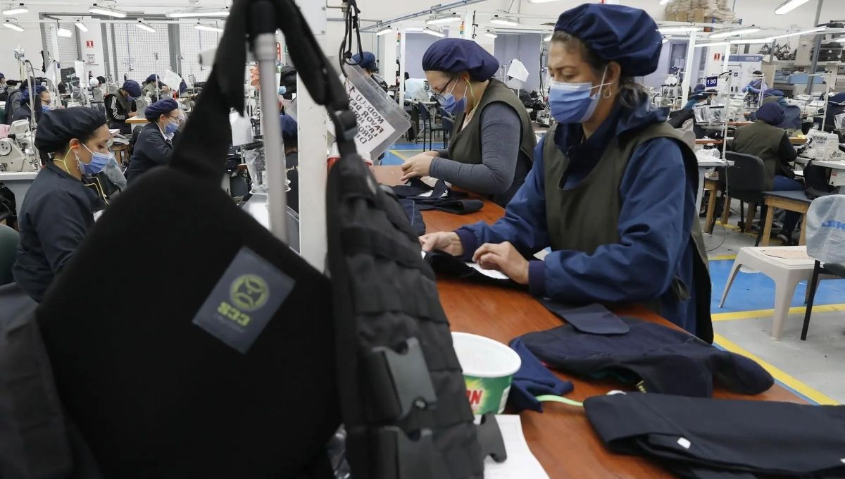 Prendas blindadas ‘made in Colombia’ para proteger a civiles ucranianos