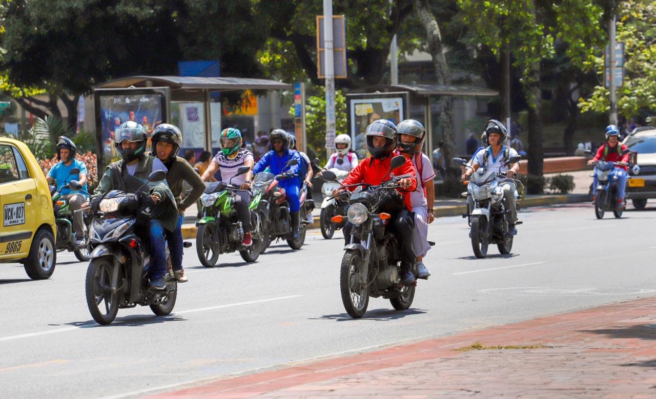 Bogotá anuncia restricción de parrillero en moto