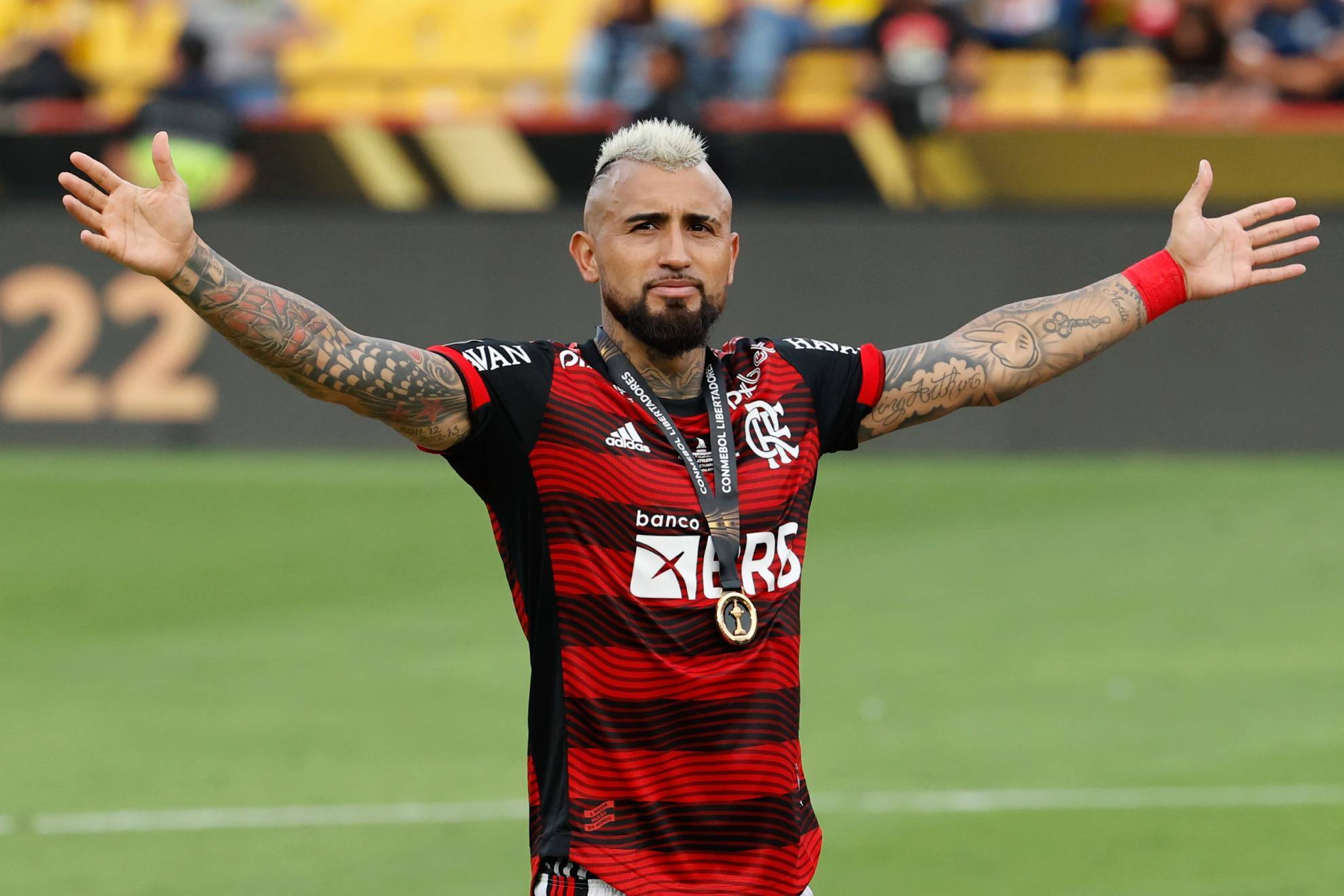 Giro Inesperado: Arturo Vidal Evalúa Oferta de Olimpia de Paraguay, Desafiando al América de Cali