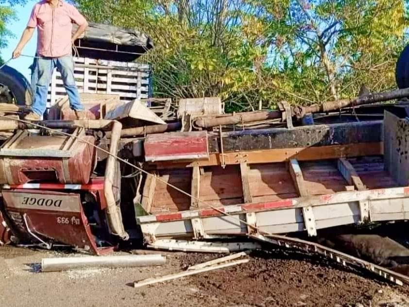 Accidente en Sampués: Camión de Toros Bravos Volcado