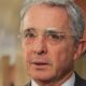 Renuncia del Fiscal Víctor Salcedo en el Caso Uribe: Desafíos de Imparcialidad y Conexiones Políticas Generan Incertidumbre Judicial en Colombia
