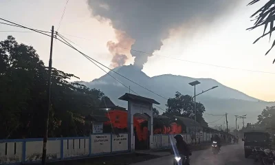 Indonesia: Erupción del Volcán Lewotobi Obliga la Evacuación de Cerca de 1.200 Personas