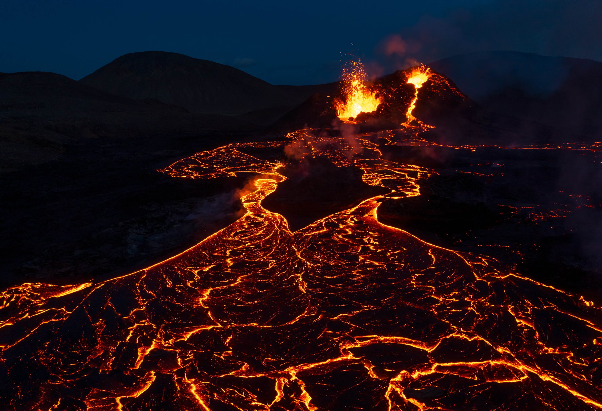 Emergencia en Islandia: Lava Devastadora Obliga a Evacuación en Grindavik