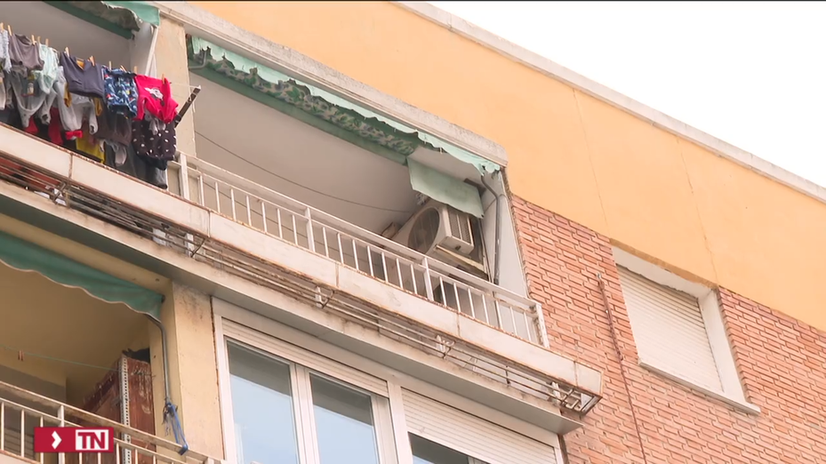 Tragedia en Madrid: Hombre muere en casa y su madre, postrada, sucumbe de inanición
