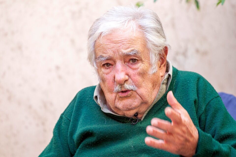 José Mujica enfrenta cáncer de esófago: desafío ante complicaciones médicas