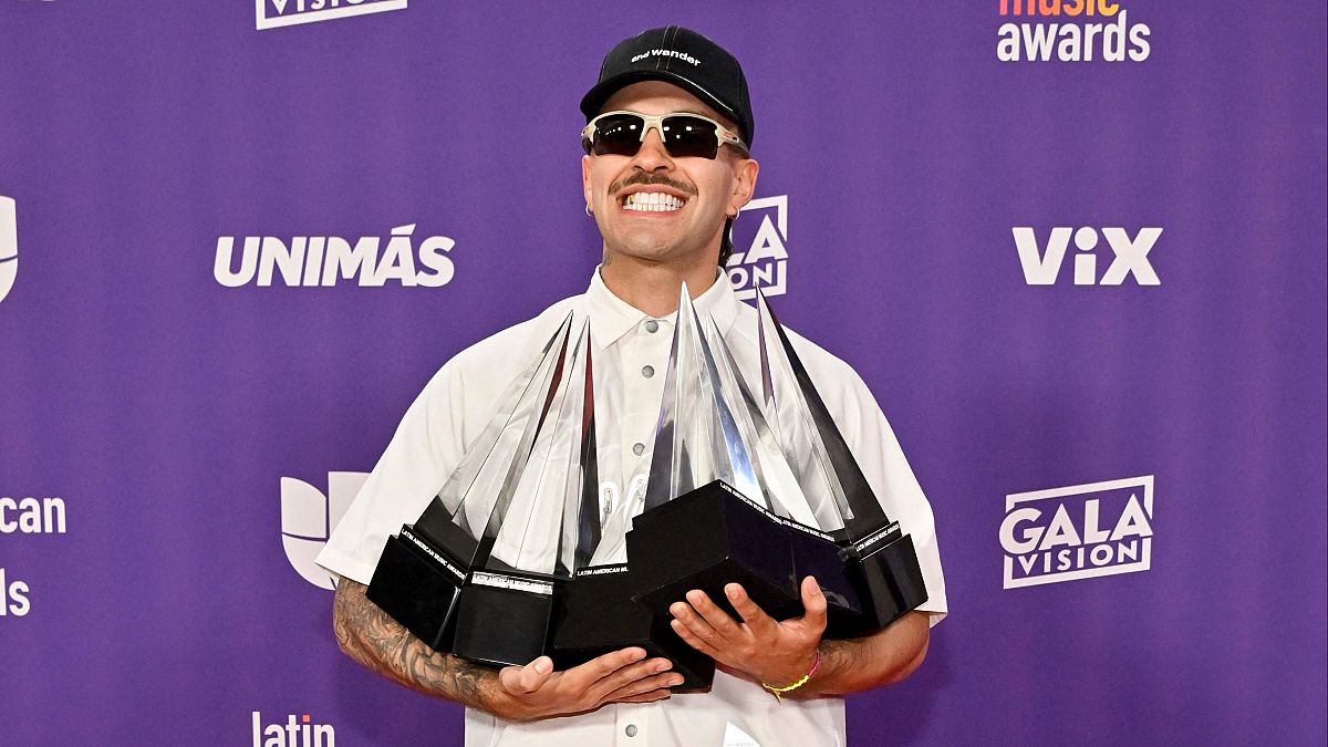Feid arrasa en los Latin American Music Awards con seis premios