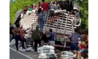 Caos y Desesperación en la Vía ZAMBRANO-Plato Magdalena: Saqueo Tras Accidente de Tractomula