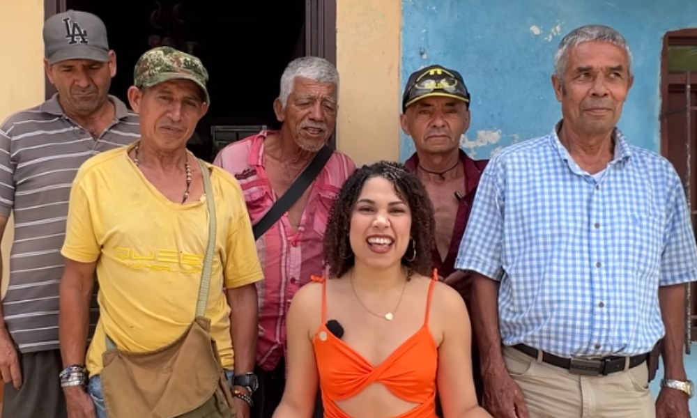 #VIRAL 🔴 Joven Mujer en Barranquilla Revela que Tiene Siete Maridos Pensionados