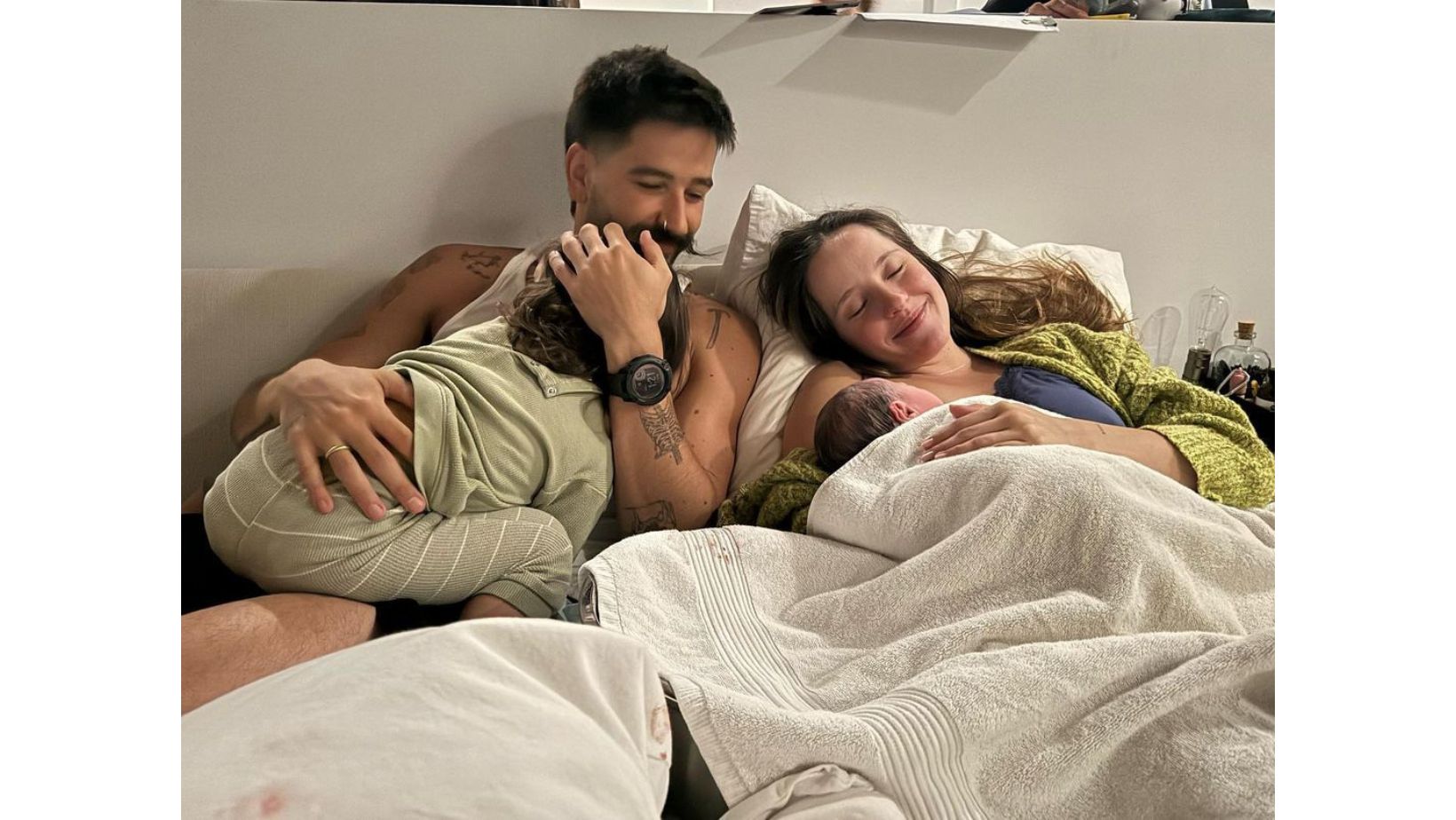 Camilo y Evaluna Celebran la Llegada de Amaranto, Su Segunda Hija