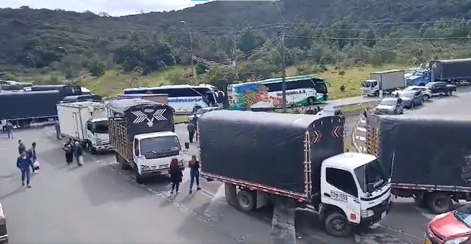 Protestas en Bogotá: Bloqueos de Transportadores Causan Caos Vehicular y Afectan la Movilidad