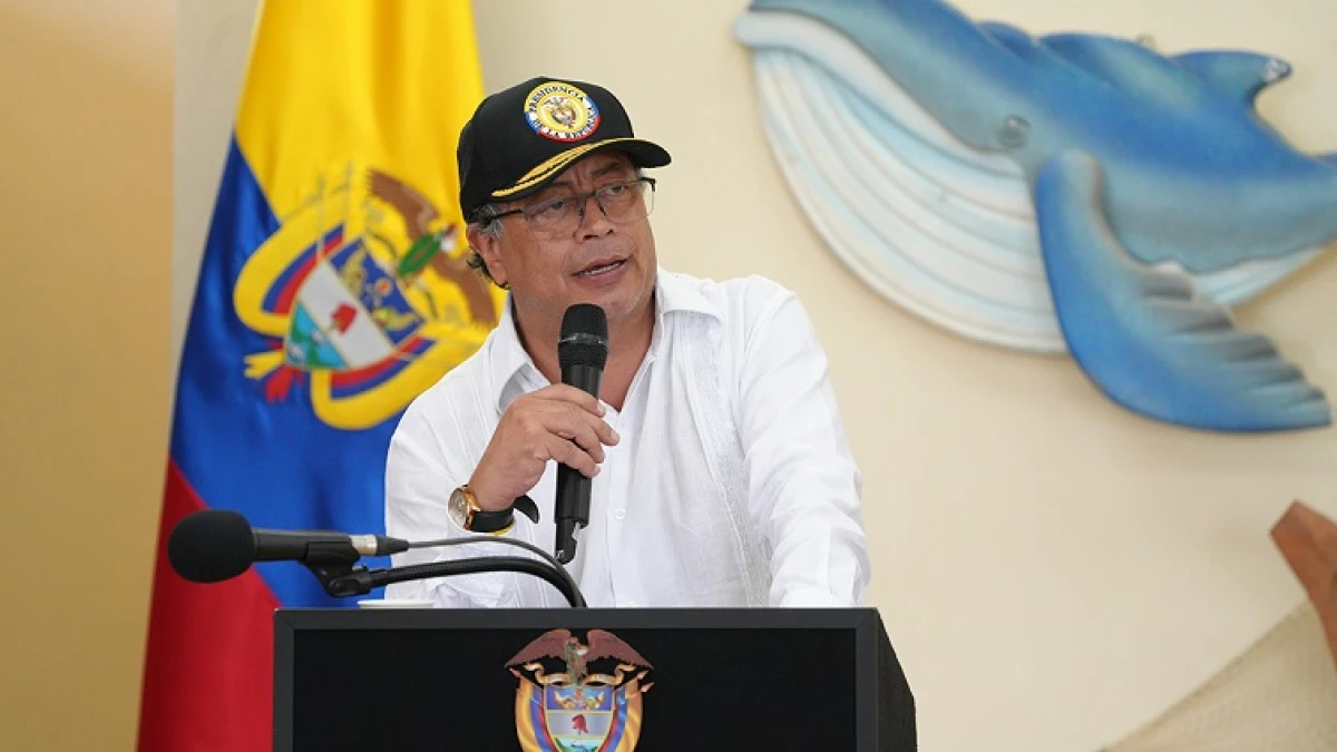 Gustavo Petro Defiende el Alza del Diésel y Rechaza Paro Camionero en Colombia