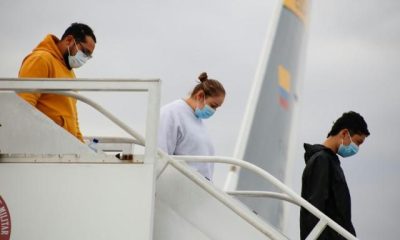 Colombianos deportados de EE. UU. llegan en vuelos de la Fuerza Aeroespacial Colombiana